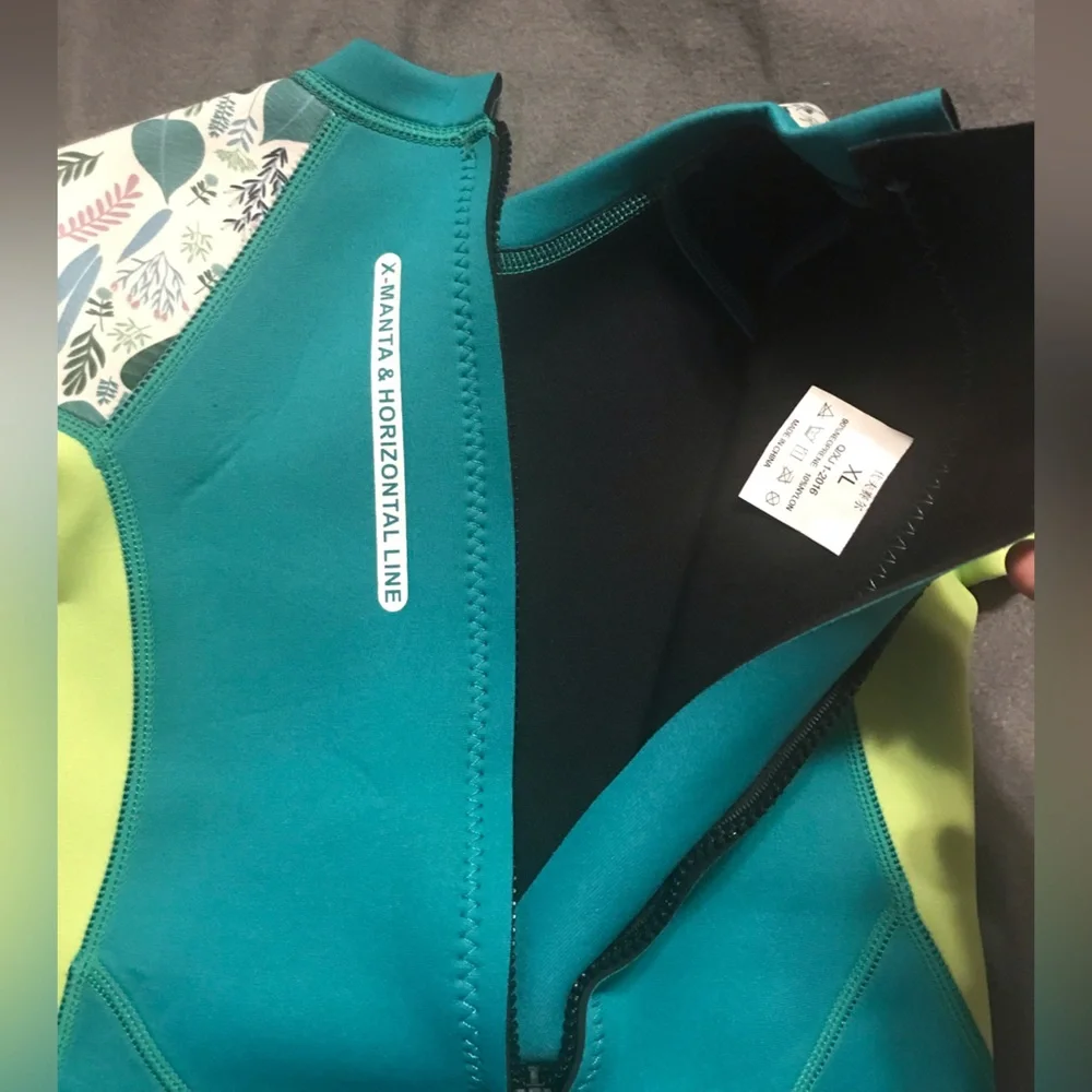 NWOT Kids Wetsuit